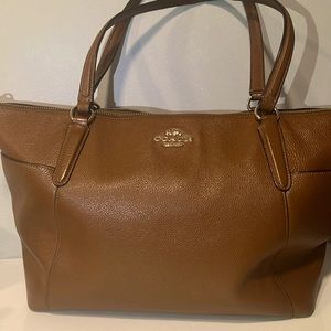 SOLD SOLD SOLD COACH AVA TOTE IN PEBBLE LEATHER  F37216